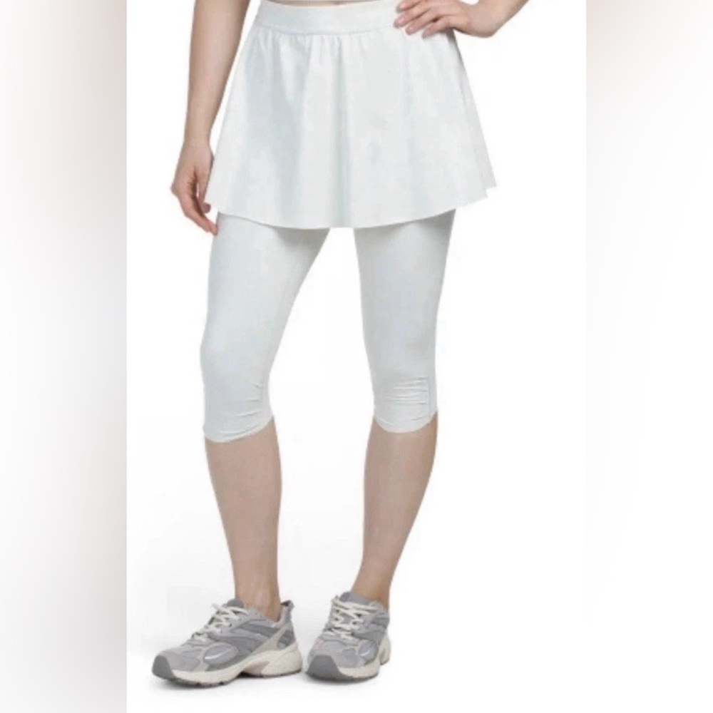 Spanx Booty Boost Active Skirt Around Knee Leggings White Cloud NWT